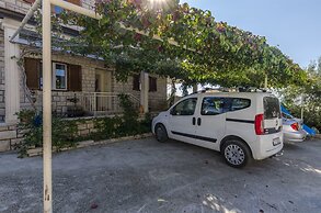 Apartments and Rooms LEA