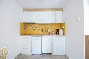 Apartments and Rooms LEA