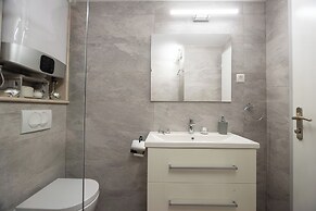 Apartments and Rooms LEA