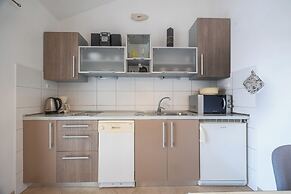 Apartments and Rooms LEA