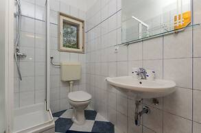 Apartments and Rooms LEA