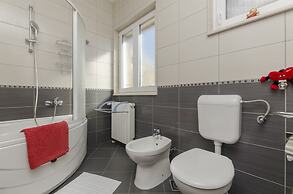 Apartments and Rooms LEA