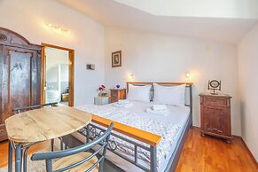 Apartments and Rooms LEA