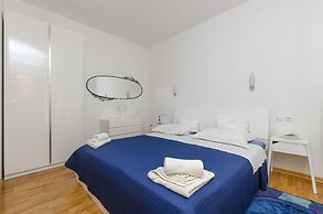 Apartments and Rooms LEA