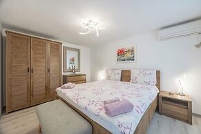 Apartments and Rooms LEA