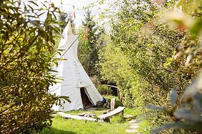 Larkhill Tipis and Yurts