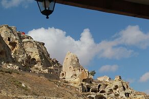 Tafana Cave & Stone Lodge