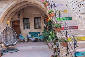 Tafana Cave & Stone Lodge