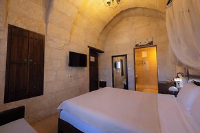 Tafana Cave & Stone Lodge