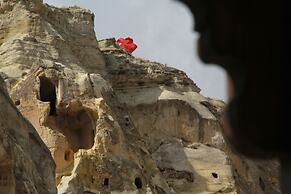 Tafana Cave & Stone Lodge