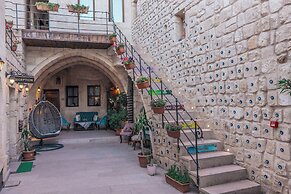 Tafana Cave & Stone Lodge