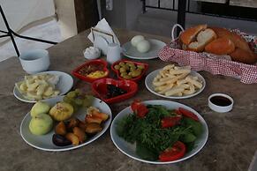 Tafana Cave & Stone Lodge