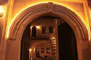 Tafana Cave & Stone Lodge