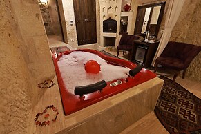 Tafana Cave & Stone Lodge