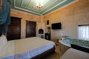 Tafana Cave & Stone Lodge