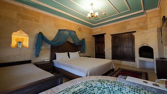 Tafana Cave & Stone Lodge