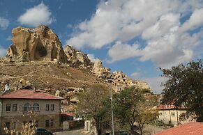 Tafana Cave & Stone Lodge