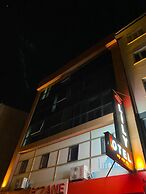 Lily Airport Otel