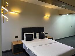 Lily Airport Otel