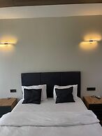 Lily Airport Otel