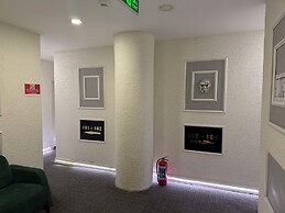 Lily Airport Otel
