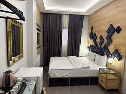 Lily Airport Otel
