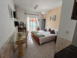 Villa Askamnia and Suites