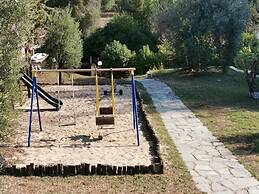 Villa Askamnia and Suites