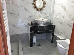 Villa Askamnia and Suites