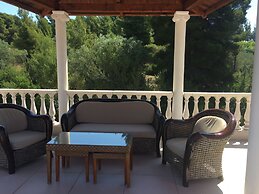 Villa Askamnia and Suites