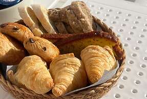 Villa Askamnia and Suites