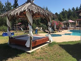 Villa Askamnia and Suites