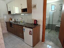 Villa Askamnia and Suites