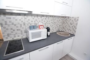 Apartment Small Oasis