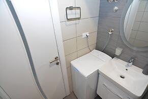 Apartment Small Oasis