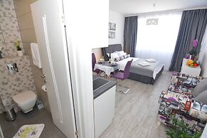 Apartment Small Oasis