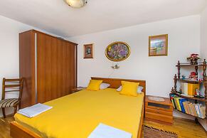 House Stone House in Center