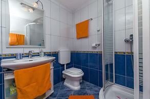 House Stone House in Center