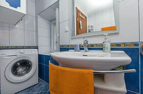 House Stone House in Center