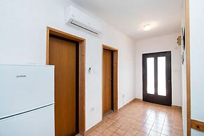 Apartments Crljenko