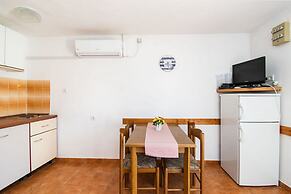 Apartments Crljenko