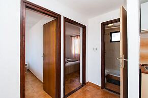 Apartments Crljenko