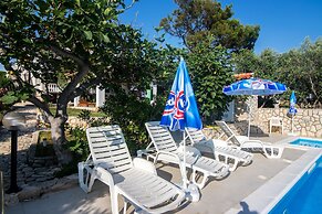 Apartments Crljenko