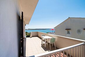 Apartments Crljenko
