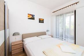 Apartments Crljenko