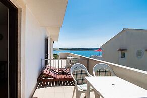 Apartments Crljenko
