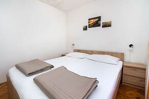 Apartments Crljenko