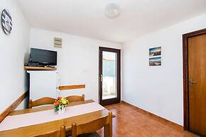 Apartments Crljenko