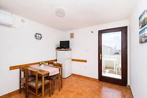 Apartments Crljenko