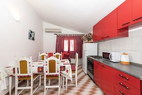 Apartments and Rooms Dragica
